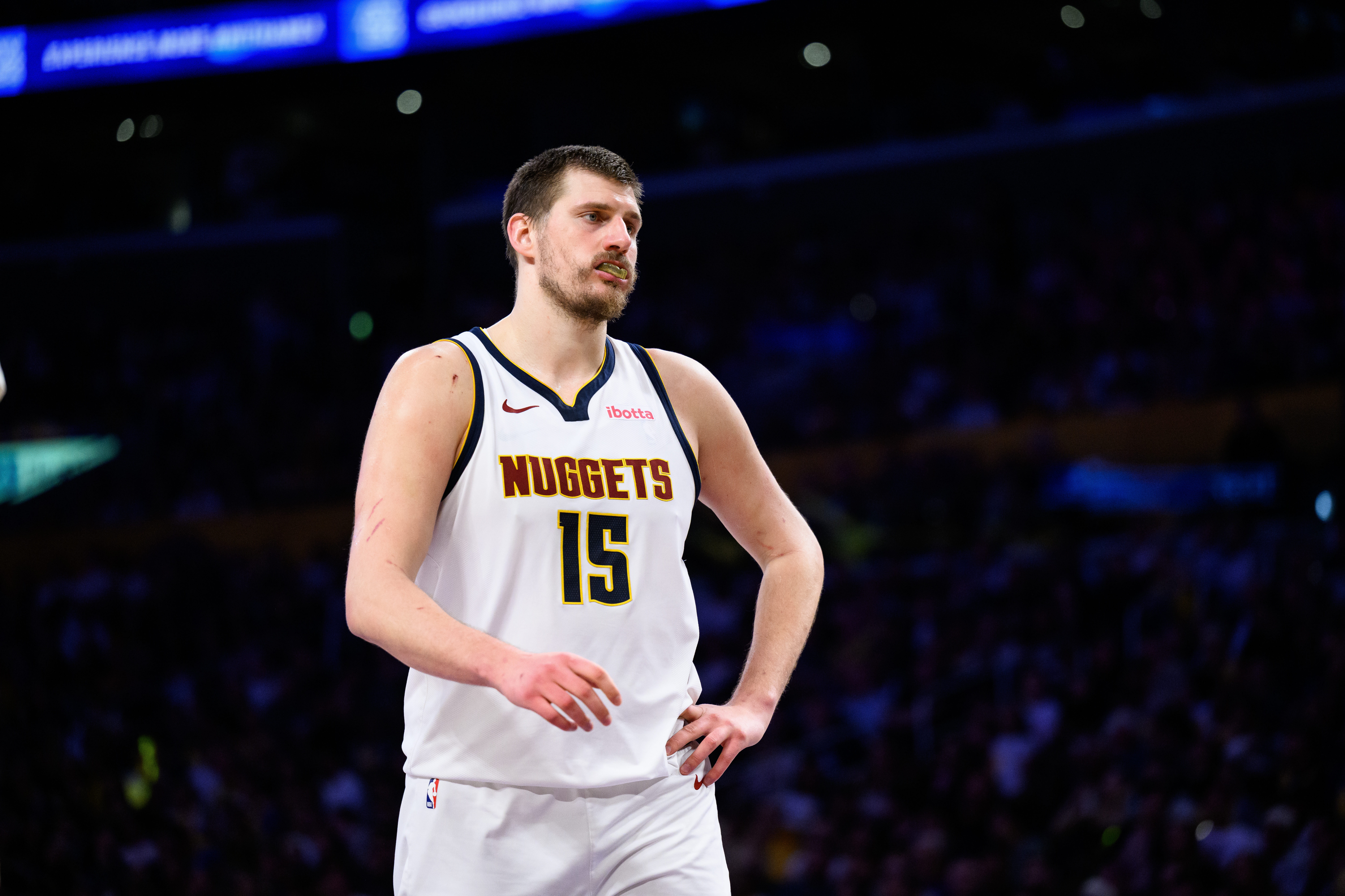英超直播-创造历史！约基奇本赛季场均篮板助攻皆排联盟第一 NBA历史首人
