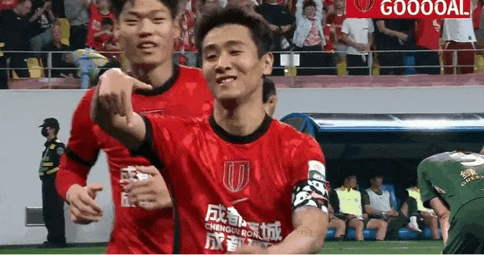NBA直播-打崩了！贺一然助攻，韦世豪无人盯防破门，蓉城3-0浙江